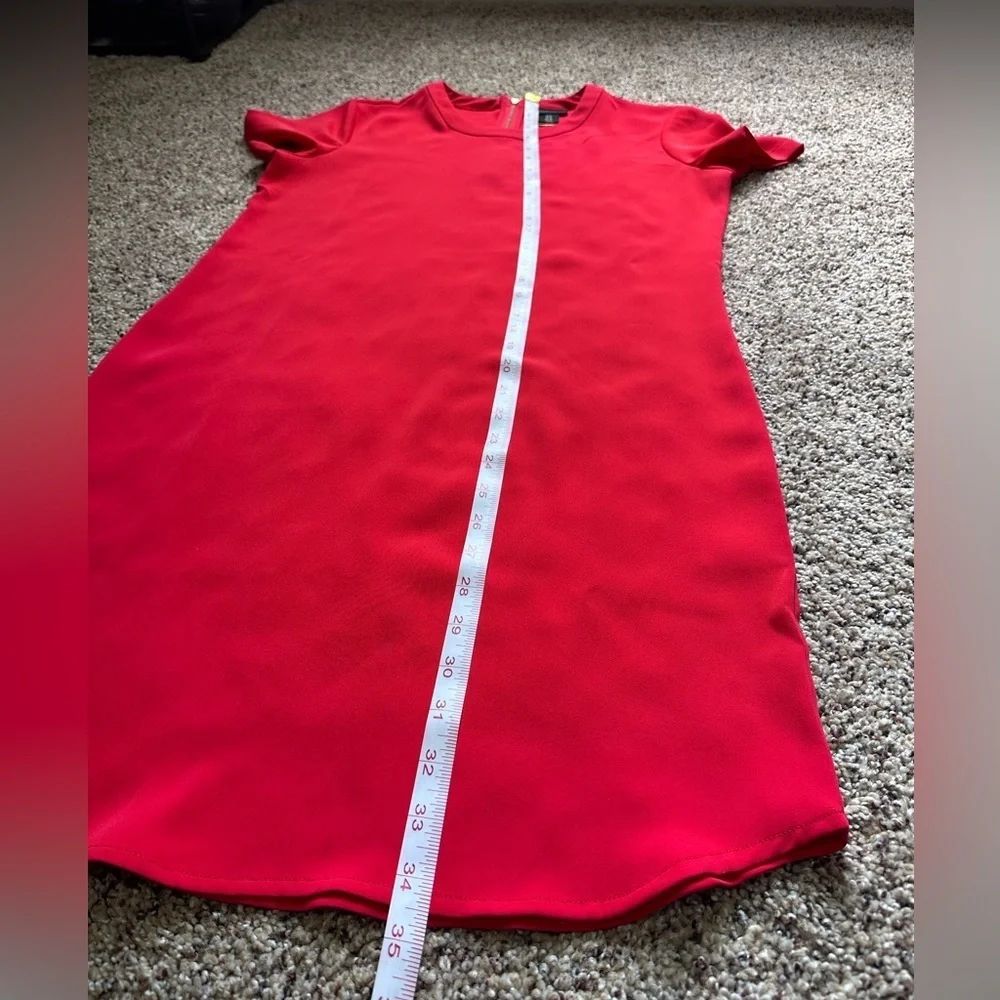 👗 Adrienne Vittadini Red Dress - Size 2 🌟